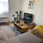 Apartament Cocooning Au Calme Avec Parking Prive Carcassonne